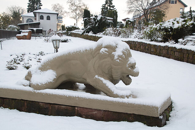 Das Denkmal im Schnee